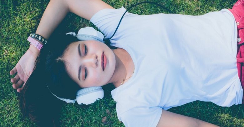 Worthy reasons why listening to sad music uplifts your mood