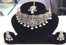 Wearing diamond necklace sets